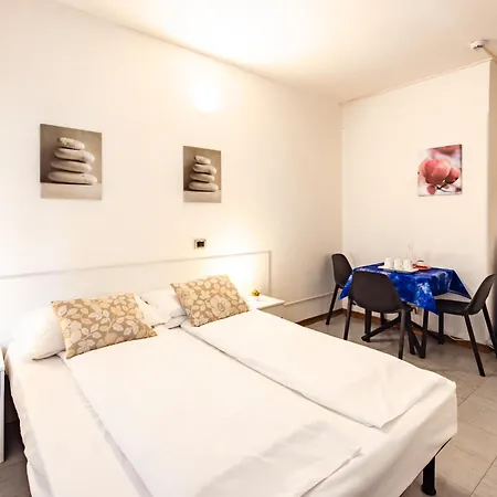 Aparthotel Carinzia Lignano Sabbiadoro Exterior photo
