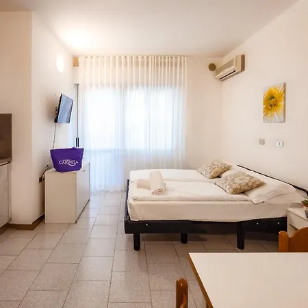 Aparthotel Carinzia Lignano Sabbiadoro Exterior photo